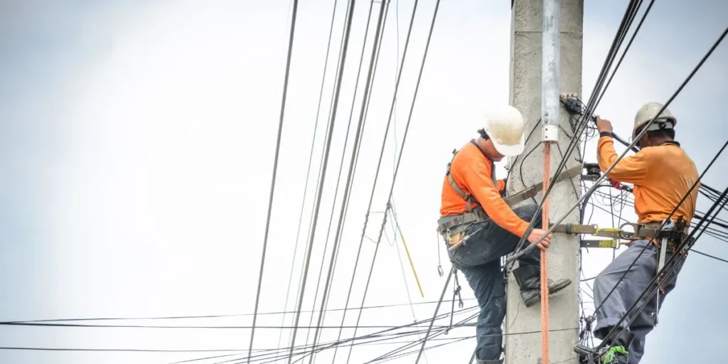 Electrical Power Line Installer - Highest Paying Blue Collar Jobs